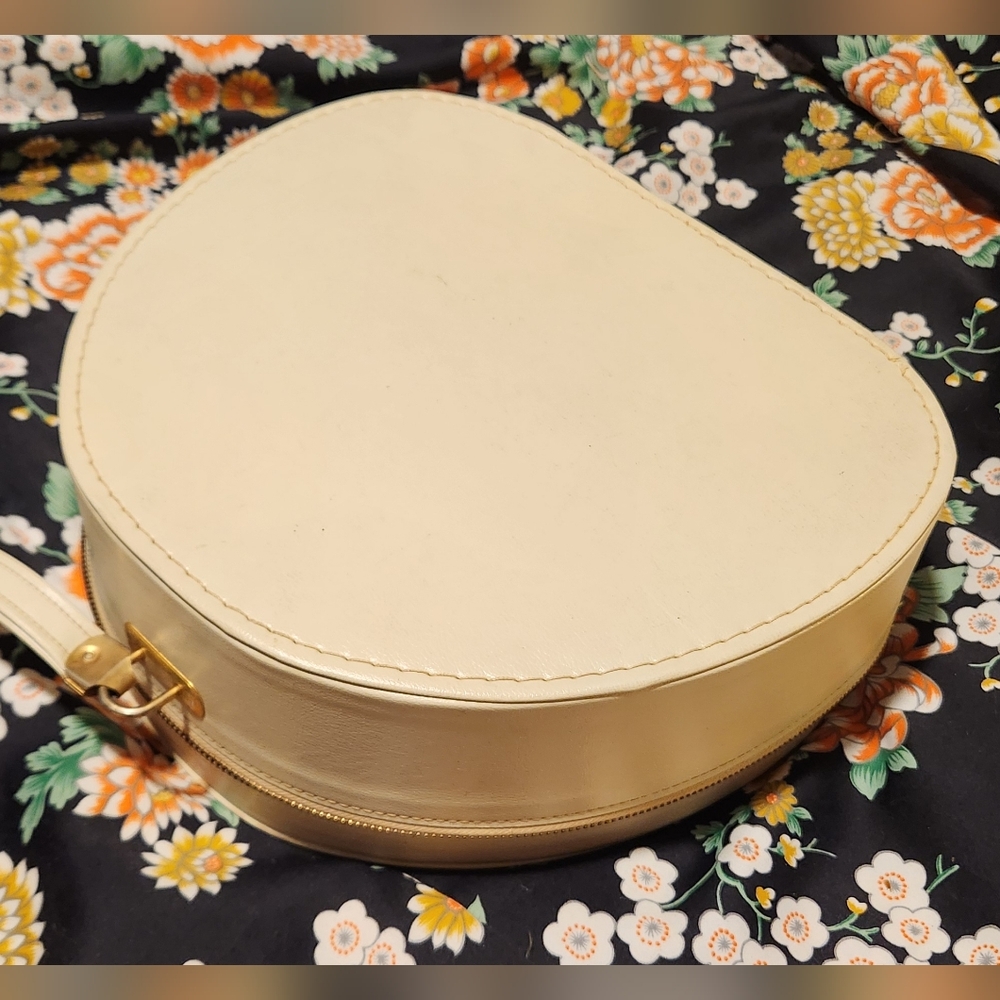 Vintage Cream Women's Luggage